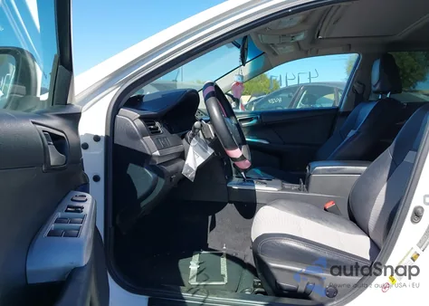 2013 Toyota Camry Se z USA, uszkodzony, nr VIN 4T1BF1FK1DU241386